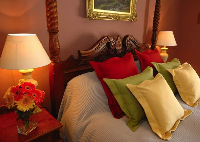 BP01 Four Poster Bed